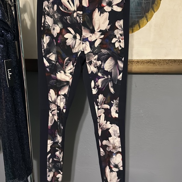 Paul Smith pants. EUC. Zip pocket. Zip hem floral. Size 44 - Picture 2 of 7